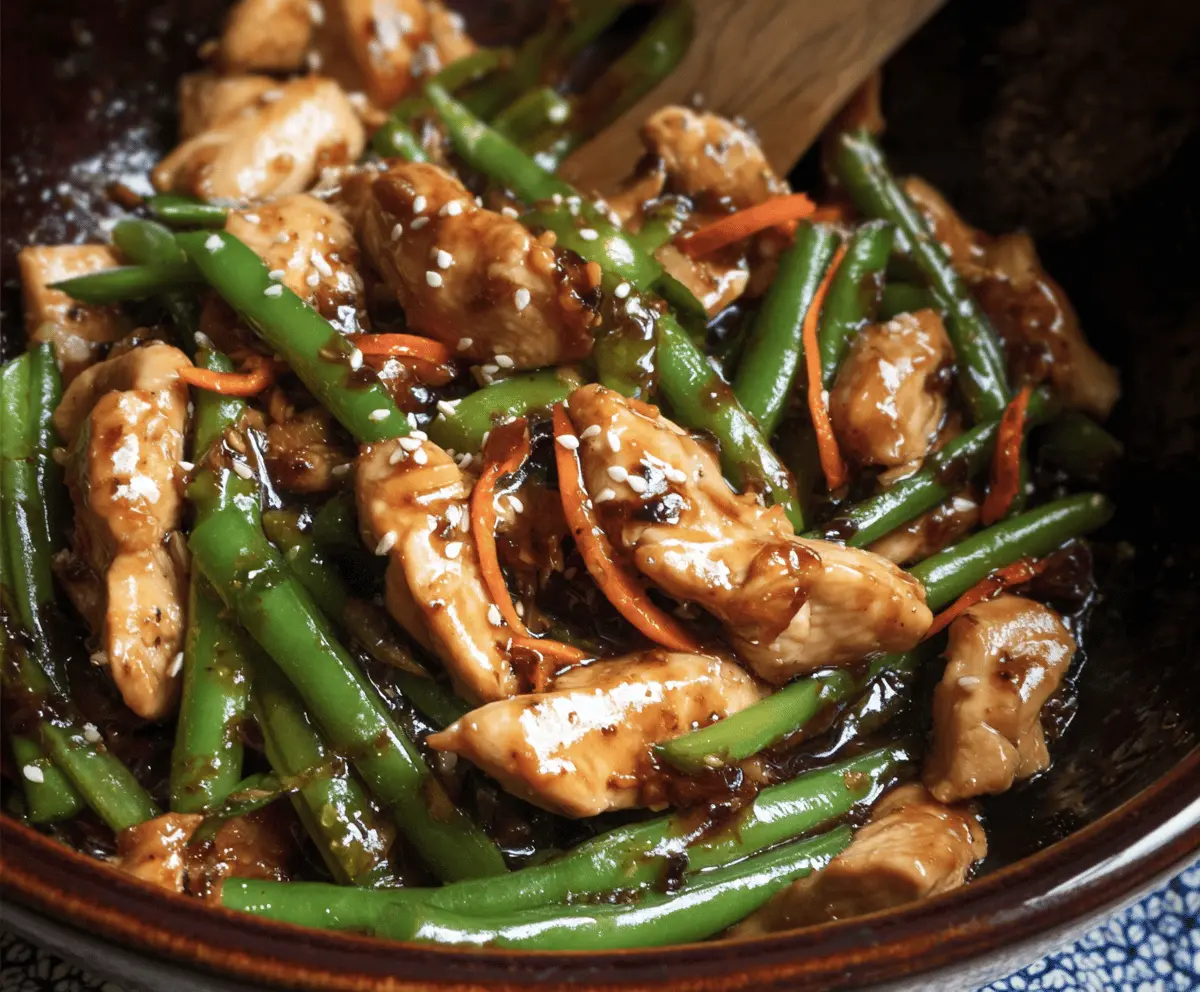 Easy Chicken and Garlic Green Bean Stir-Fry Recipe