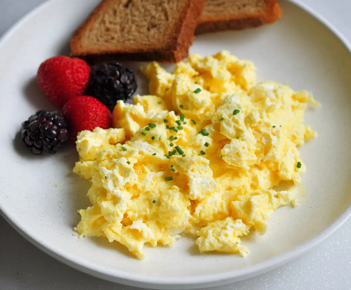 Creamy Cottage Cheese Scrambled Eggs